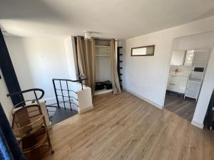 Appartements Duplex centre bourg a 5min des plages : photos des chambres