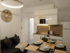 Exterior con parking en el barrio de Salamanca