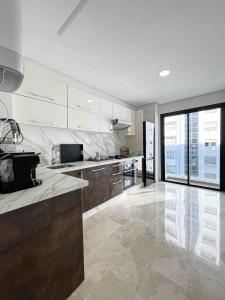 Vue Panoramique sur Mer Au centre 036