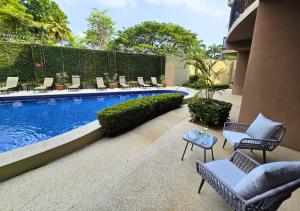 Monaco Condominiums Unit 3, Poolside 3BR, Walk to Beach