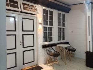 villa kota bunga puncak by akuvila