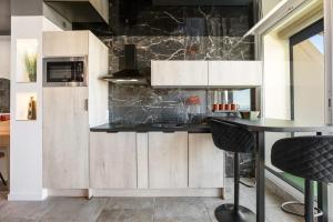 Le Daïquiri Renovated Apartment with Terrace in the Naturist Village