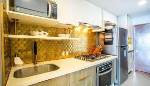 Gorgeous Designer Condo at Harbor