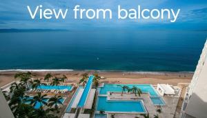 Gorgeous Designer Condo at Harbor