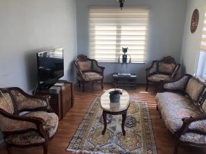 Antalya kaleiçi muhteşem konum geniş balkonlu mutfaklı DAİRE