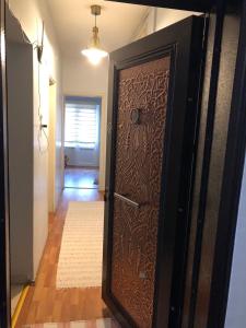 Antalya kaleiçi muhteşem konum geniş balkonlu mutfaklı DAİRE