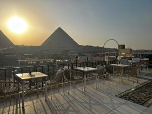 Golden House A Pyramids View