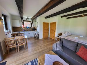 Altes Backhaus Bauernhof Vogel