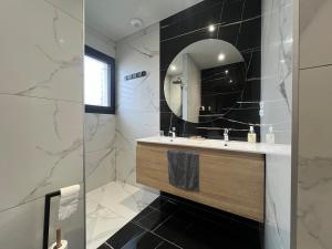 Villas Villa moderne avec Piscine et cuisine exterieure : photos des chambres