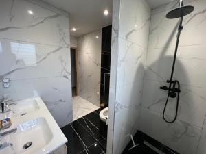 Villas Villa moderne avec Piscine et cuisine exterieure : photos des chambres