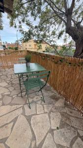 Seaside Studio with Terrace and Free Parking - Beach 2 Min Walk