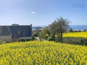 Maisons de vacances Villa Treberon - Vue mer exceptionnelle a Crozon : photos des chambres