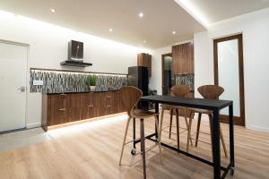 Large Modern Loft in Central Location