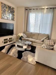 Bedroom with private bathroom in Southwest