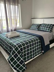 Bedroom with private bathroom in Southwest