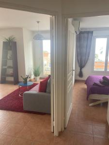 Comfy 2 min to Beach - AC