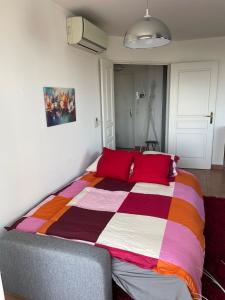 Comfy 2 min to Beach - AC