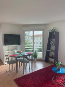 Comfy 2 min to Beach - AC