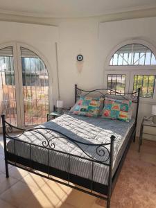 Casa Valdi, fantastic 4 bedroom house with private,heated swimming pool and barbecue