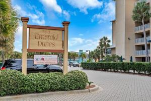 Emerald Dunes # 101