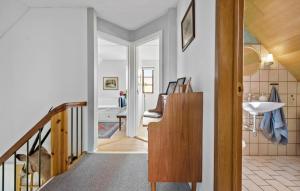 3 Bedroom Cozy Home In Rørvig