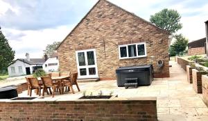 Cottage 2 on Private Farm with Hot Tub