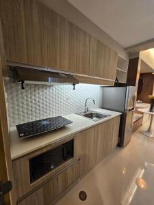 200mbps WiFi, Luxury condo near Ayala