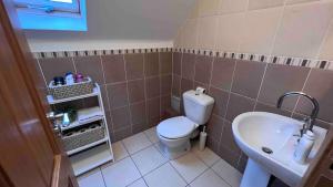 Home in Foxford, 8 Guests