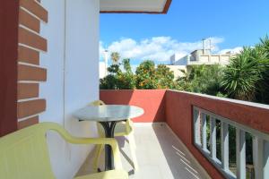 Ground Floor Twin Room with Garden View room in Haris Apartments