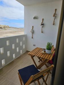 Steps to the beach, comfortable
