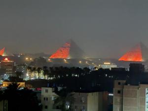 Clara Happy House Pyramids View