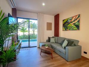 Oasis Retreat 2 Bedroom with Private Pool, Gated