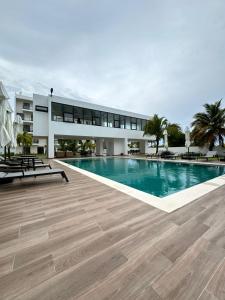 Oasis Retreat 2 Bedroom with Private Pool, Gated