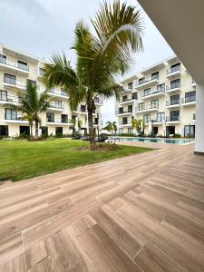 Oasis Retreat 2 Bedroom with Private Pool, Gated