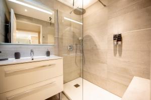 Sunny Palazzio T3 Old Port, Beaches, Congress