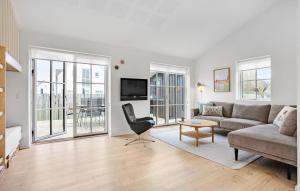 3 Bedroom Lovely Home In Løkken