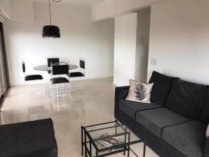 Luminoso 2 Ambientes con Vista al Mar Cerca de Varese