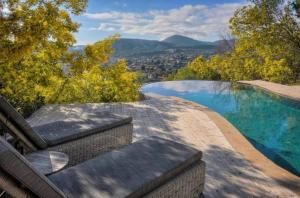 Luxury Modern Provencal Villa Infinity Pool Epic Seaview near Cannes Festival-Ready