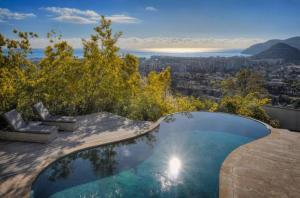 Luxury Modern Provencal Villa Infinity Pool Epic Seaview near Cannes Festival-Ready