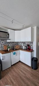 superbe studio avec piscine, ascenseur et accès direct sur le port