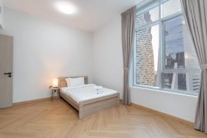 Extravagant 2BR Apartment in Ontario Tower for 4