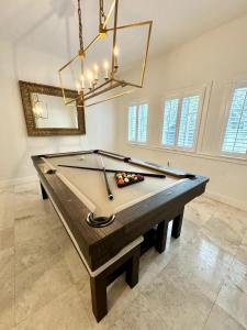 Fruit and Botanical Garden Estate 2 miles to downtown EV VR24-00151