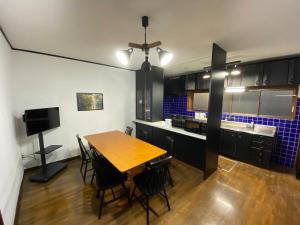 勝山貸切民泊三つ子の魂 福井県立恐竜博物館まで車で10分 発坂駅から徒歩5分