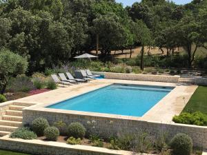 Beautiful villa with pool near St Remy-de-Provence