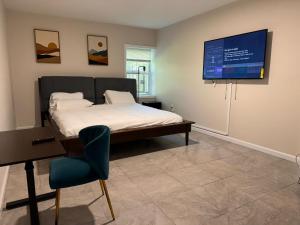 Cosy Bedroom 6 minutes to EWR Prudential Hotels Pen station