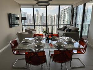 Luxury 2BR Skyline Balcony Free Parking by Palermo Home Miami