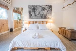 FOREST and OCEAN Nest with Self-Service Breakfast - AC, Monkeys, Pet Friendly with a Fee
