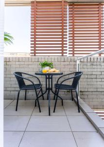 Elegant Apartment, Heart of Newtown with Secure Parking