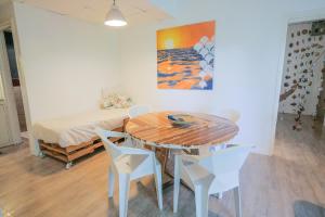 OCEAN Nest with Self-Service Breakfast - AC, Monkeys, Pet-friendly with a Fee