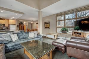 Fantastic Mountain Home Near Ski Lifts condo